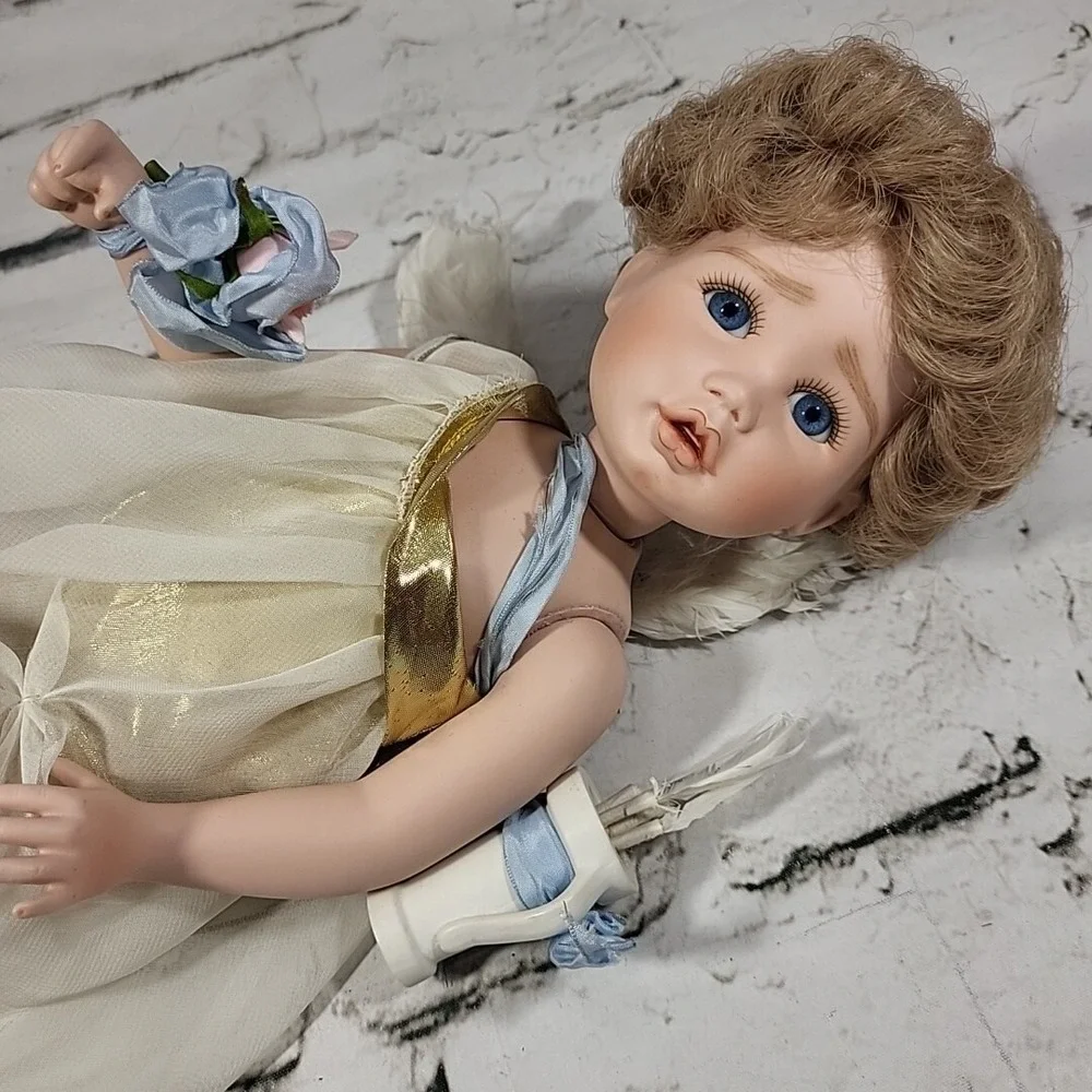 Ellenbrooke Sweet Cherub‎ Porcelain Angel By Connie Walser Derek
